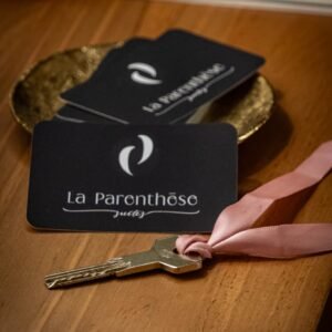 Clés personnalisées de l’hébergement La Parenthèse en Normandie