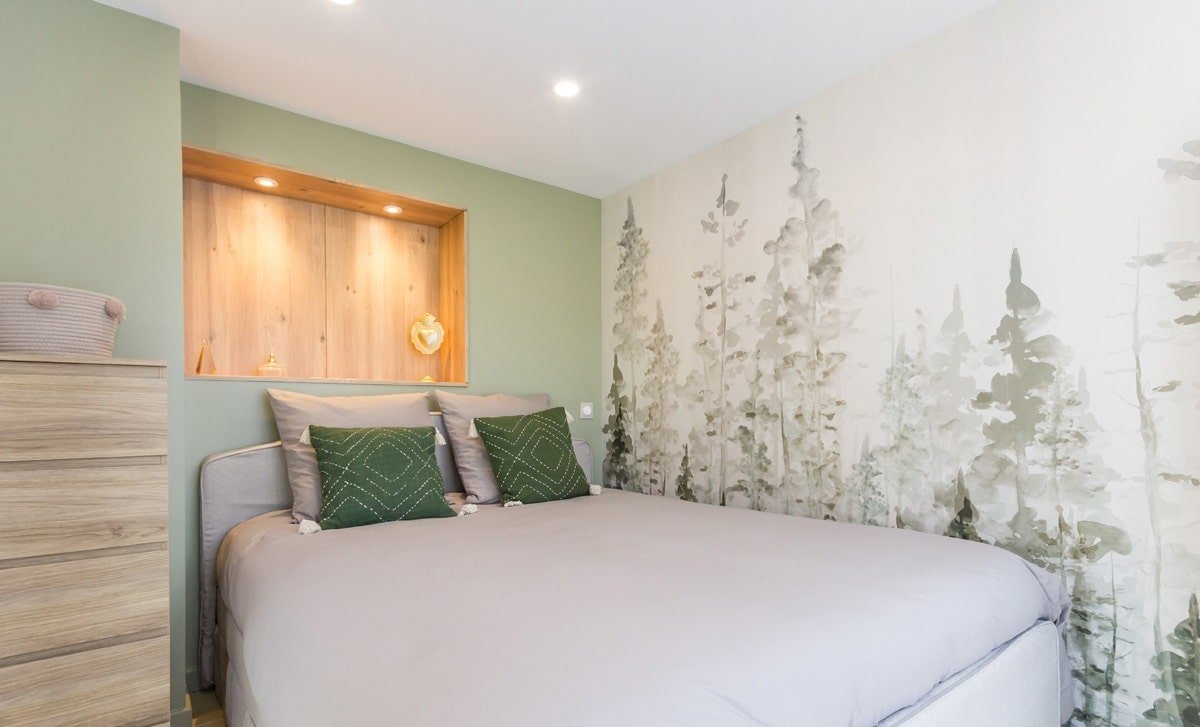 Chambre double cosy avec lit queen size de chalet La Parenthèse en Normandie