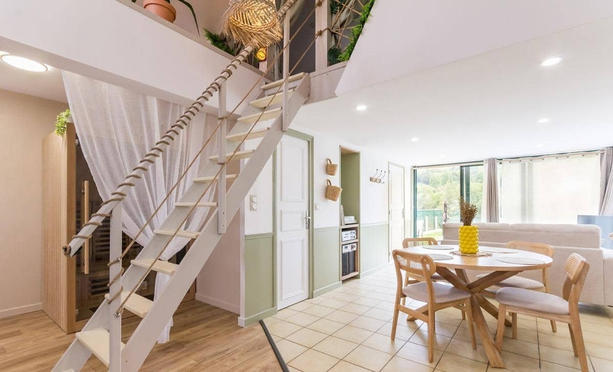 Cuisine équipée moderne de l’appartement La Parenthèse en Normandie