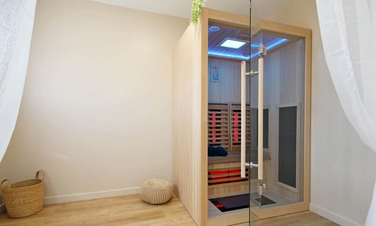 Sauna privatif au chalet La Parenthèse avec espace détente en Normandie