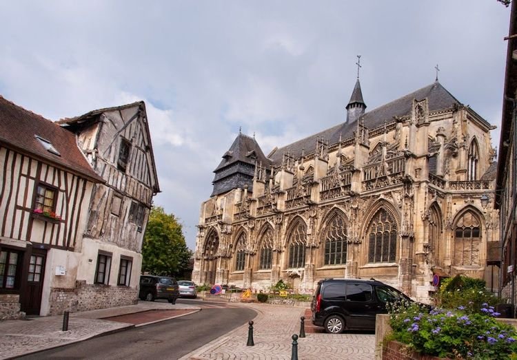 Vue architecturale du centre-ville historique de Rouen en Normandie près de La Parenthèse
